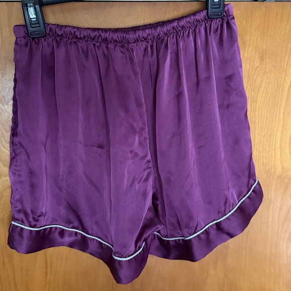 Silk Long Sleeve Shorty Pajama Set - Picture 6 of 8